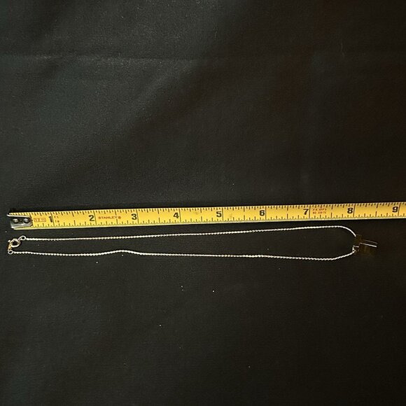 Vintage Avon Necklace Gold Tone Letter “ T “ Pendant Initial Jewelry Sz 18” - Picture 6 of 6